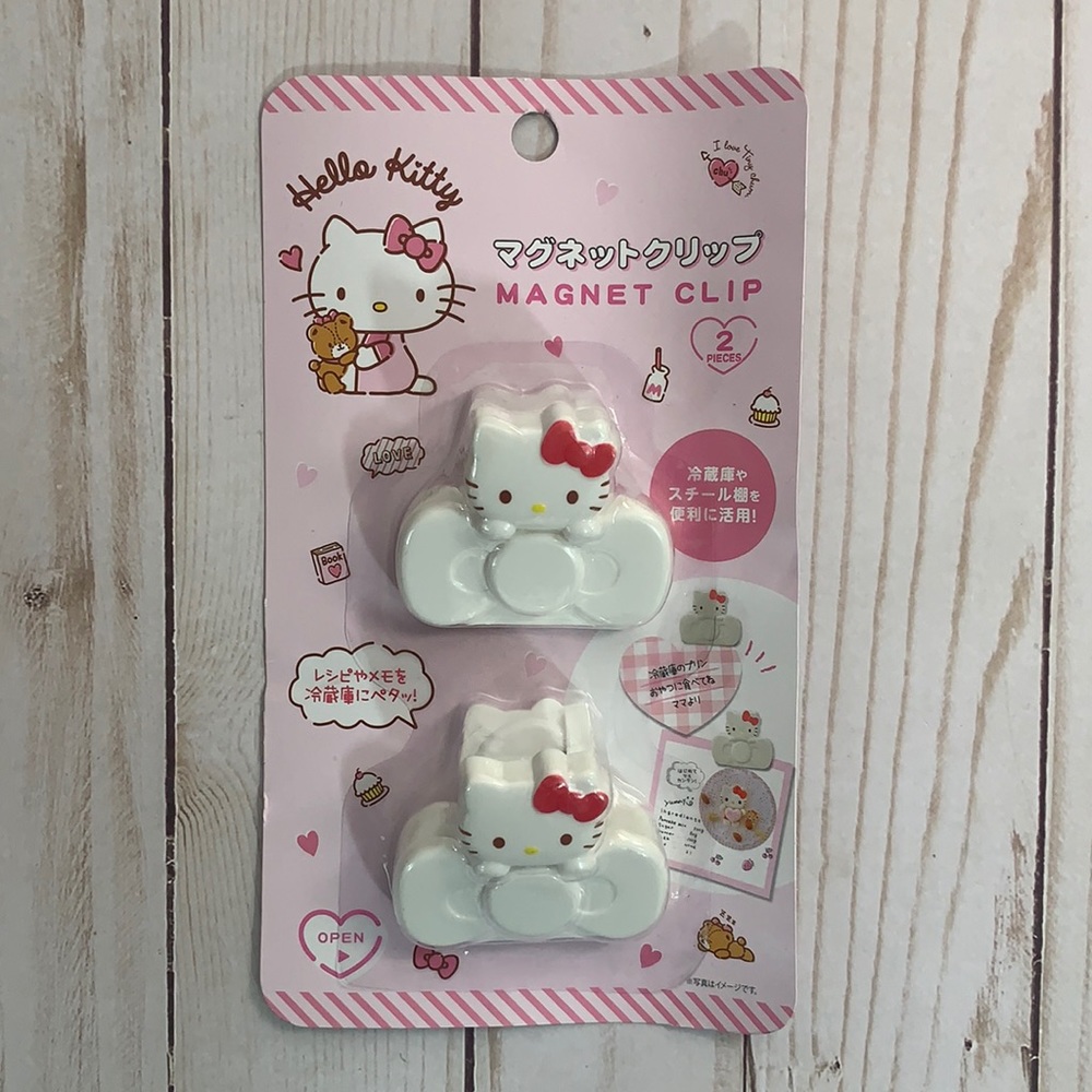 4/$25 NWT Sanrio Hello Kitty Magnet Clips 2 Pack